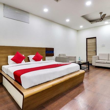 Oyo 43936 Hotel Rajputana Palace Farrukhabad Room photo