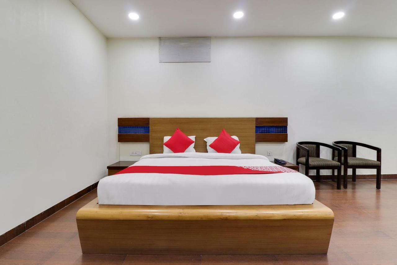 Oyo 43936 Hotel Rajputana Palace Farrukhabad Room photo