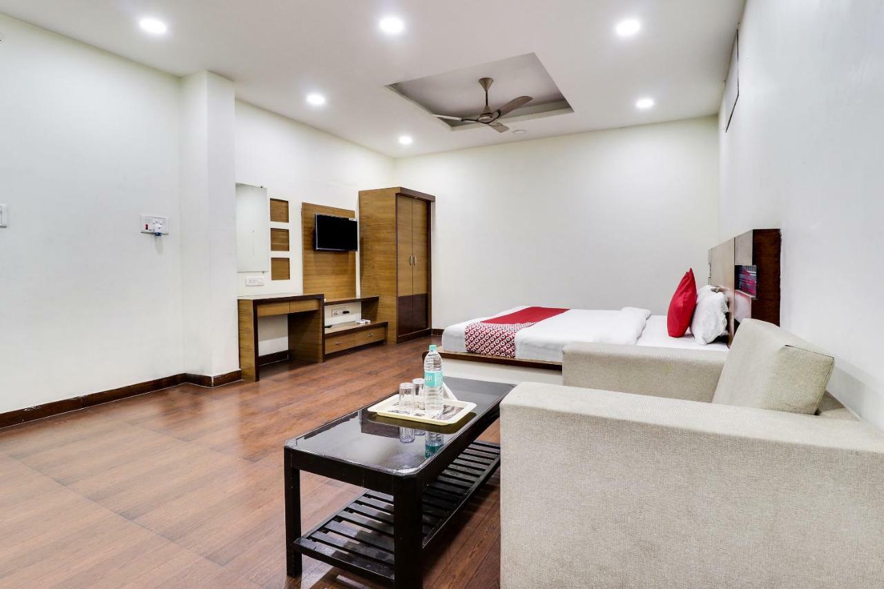 Oyo 43936 Hotel Rajputana Palace Farrukhabad Room photo