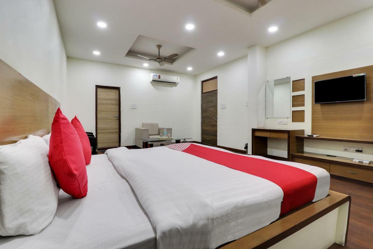 Oyo 43936 Hotel Rajputana Palace Farrukhabad Room photo