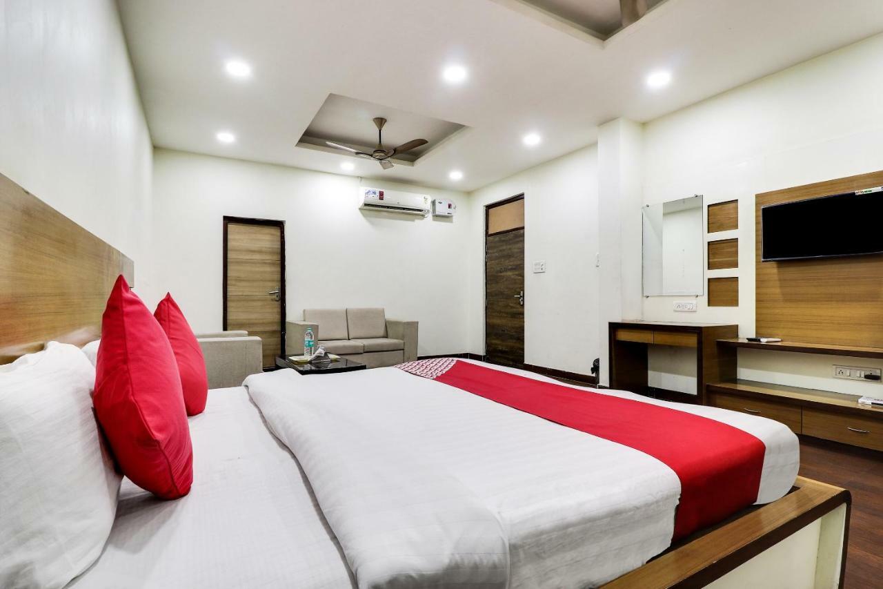 Oyo 43936 Hotel Rajputana Palace Farrukhabad Room photo